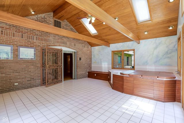 5459 Hedgerow Drive, Indianapolis, IN 46226