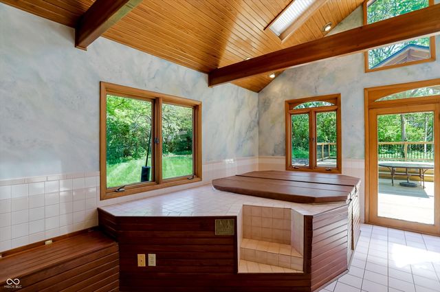 5459 Hedgerow Drive, Indianapolis, IN 46226