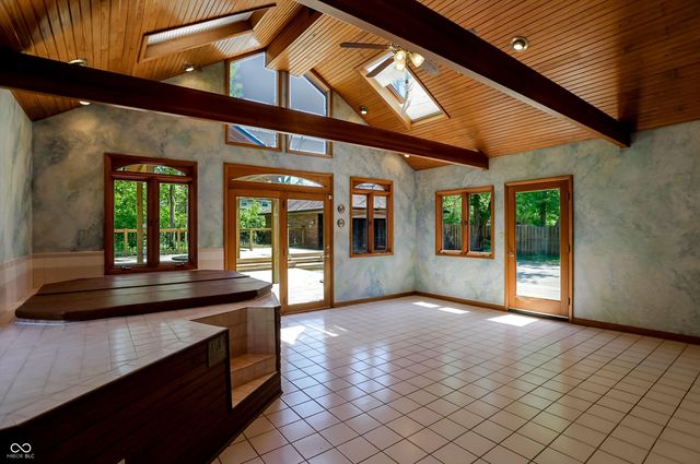 5459 Hedgerow Drive, Indianapolis, IN 46226