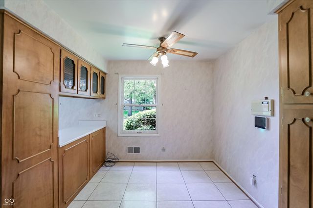 5459 Hedgerow Drive, Indianapolis, IN 46226