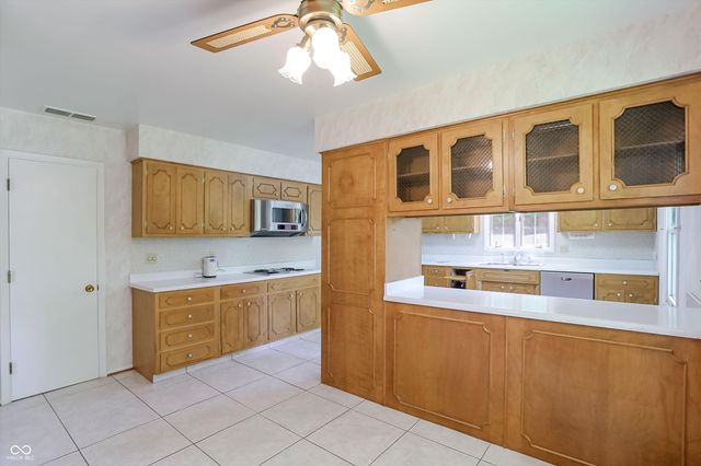 5459 Hedgerow Drive, Indianapolis, IN 46226