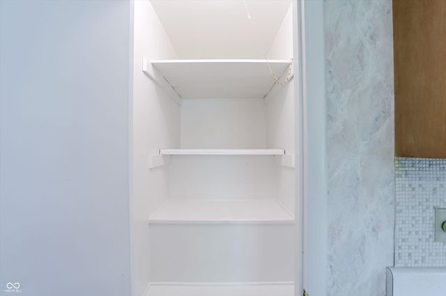 5459 Hedgerow Drive, Indianapolis, IN 46226