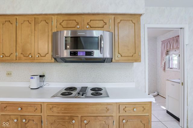 5459 Hedgerow Drive, Indianapolis, IN 46226