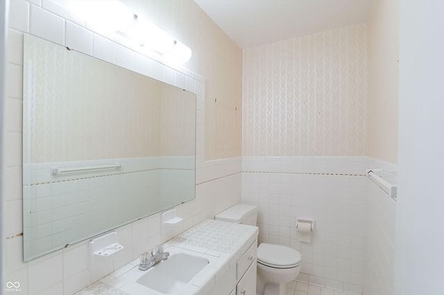 5459 Hedgerow Drive, Indianapolis, IN 46226