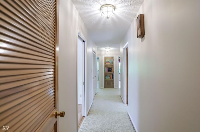 5459 Hedgerow Drive, Indianapolis, IN 46226