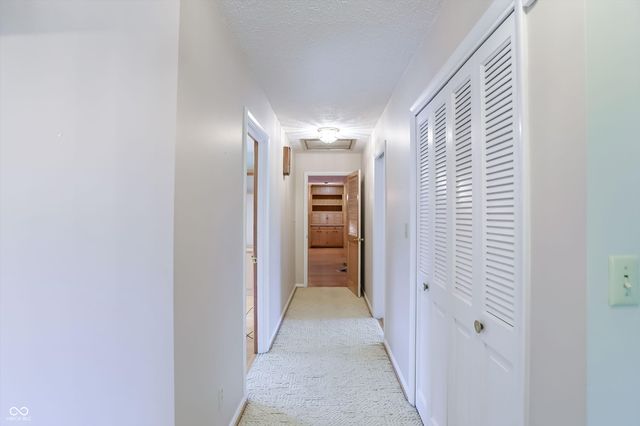 5459 Hedgerow Drive, Indianapolis, IN 46226