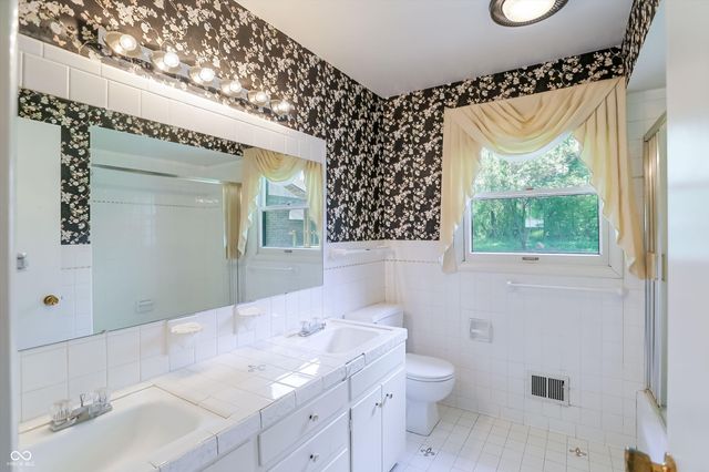 5459 Hedgerow Drive, Indianapolis, IN 46226