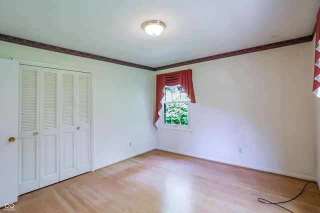 5459 Hedgerow Drive, Indianapolis, IN 46226