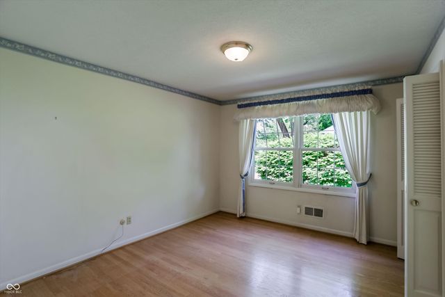 5459 Hedgerow Drive, Indianapolis, IN 46226