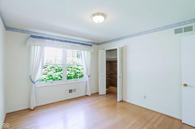 5459 Hedgerow Drive, Indianapolis, IN 46226