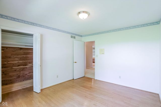 5459 Hedgerow Drive, Indianapolis, IN 46226