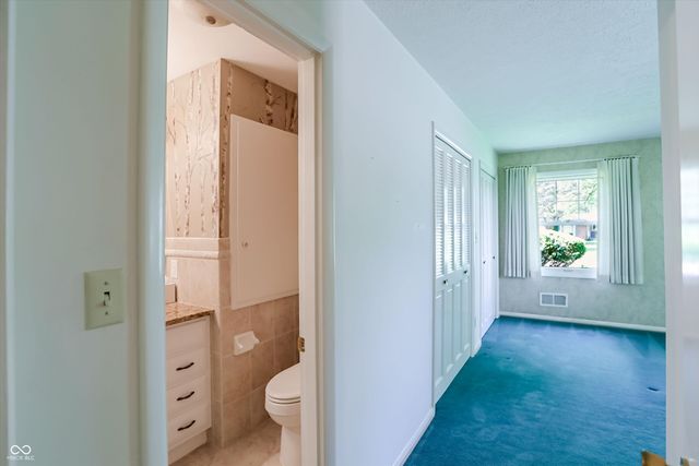 5459 Hedgerow Drive, Indianapolis, IN 46226