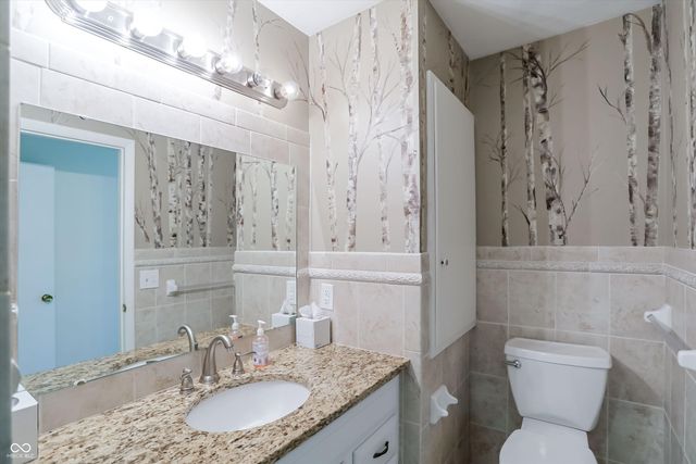 5459 Hedgerow Drive, Indianapolis, IN 46226