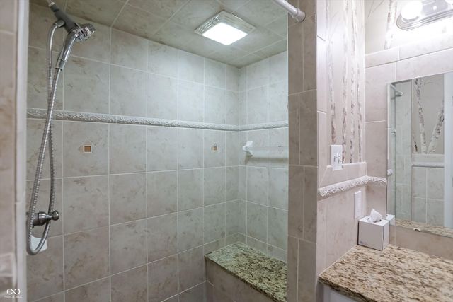 5459 Hedgerow Drive, Indianapolis, IN 46226