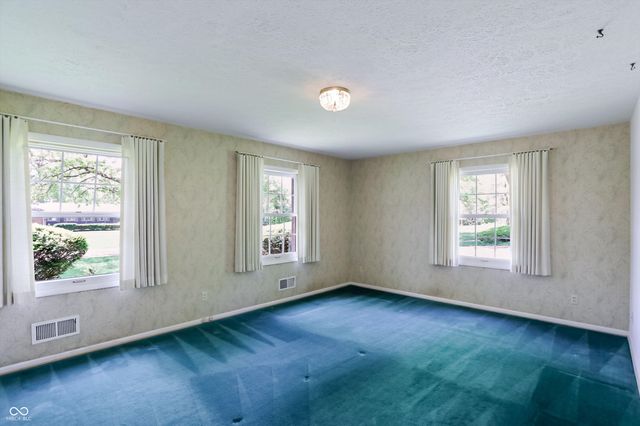 5459 Hedgerow Drive, Indianapolis, IN 46226