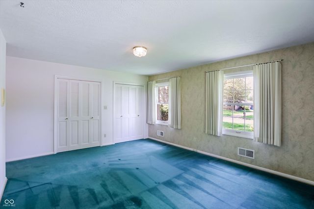 5459 Hedgerow Drive, Indianapolis, IN 46226