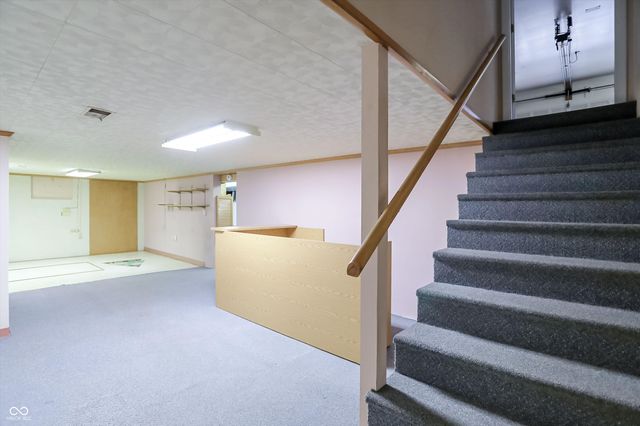 5459 Hedgerow Drive, Indianapolis, IN 46226