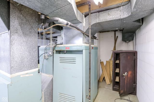 5459 Hedgerow Drive, Indianapolis, IN 46226