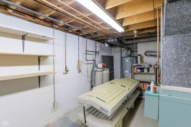 5459 Hedgerow Drive, Indianapolis, IN 46226