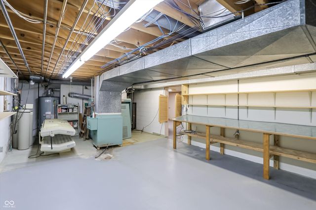 5459 Hedgerow Drive, Indianapolis, IN 46226