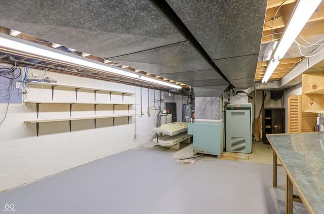 5459 Hedgerow Drive, Indianapolis, IN 46226