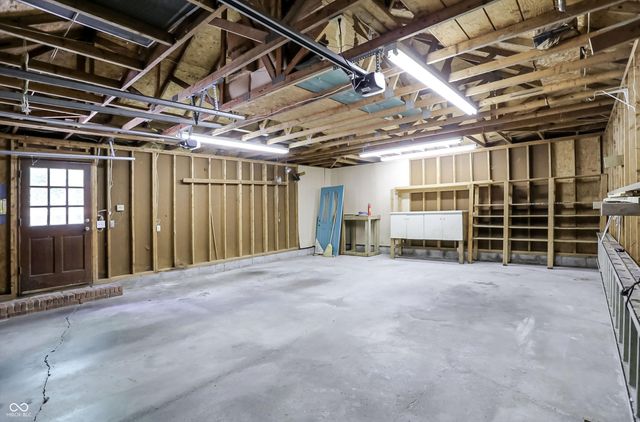 5459 Hedgerow Drive, Indianapolis, IN 46226