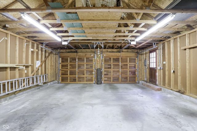 5459 Hedgerow Drive, Indianapolis, IN 46226