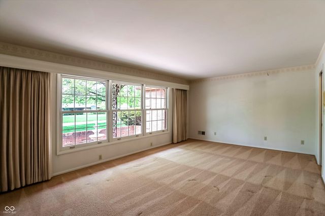 5459 Hedgerow Drive, Indianapolis, IN 46226