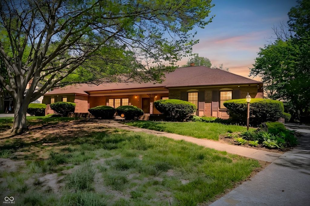 5459 Hedgerow Drive, Indianapolis, IN 46226