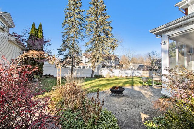 208 W Prospect Street, Marshall, MI 49068