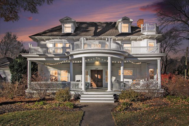 208 W Prospect Street, Marshall, MI 49068