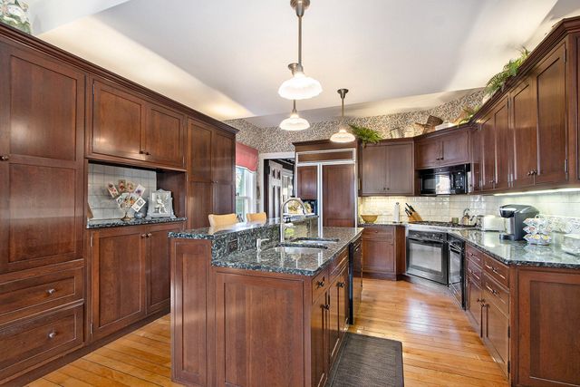 208 W Prospect Street, Marshall, MI 49068