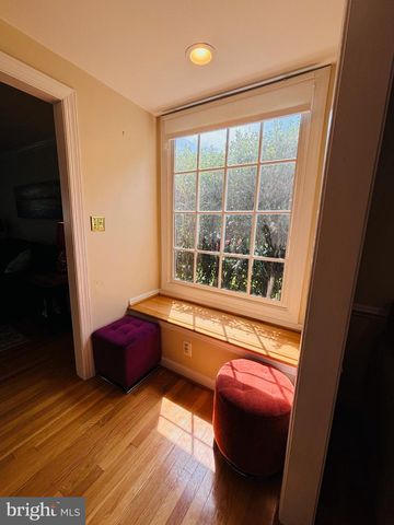 2062 MADRILLON RD, Vienna, VA 22182