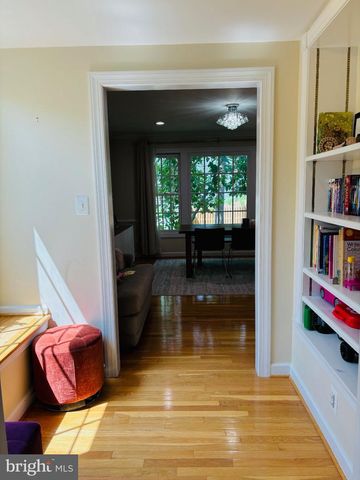 2062 MADRILLON RD, Vienna, VA 22182