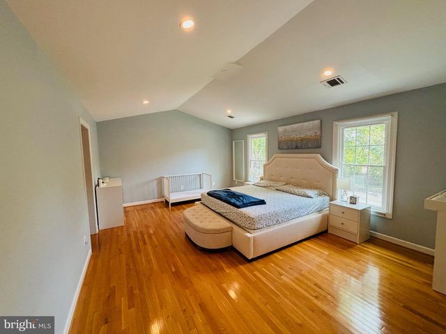 2062 MADRILLON RD, Vienna, VA 22182