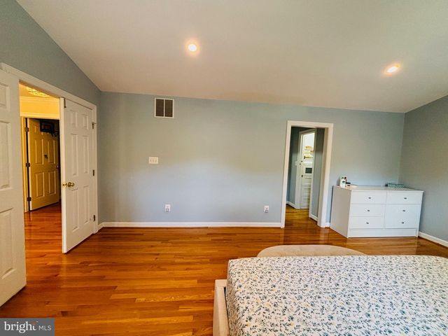 2062 MADRILLON RD, Vienna, VA 22182