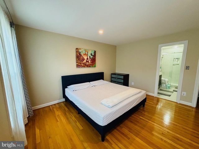2062 MADRILLON RD, Vienna, VA 22182