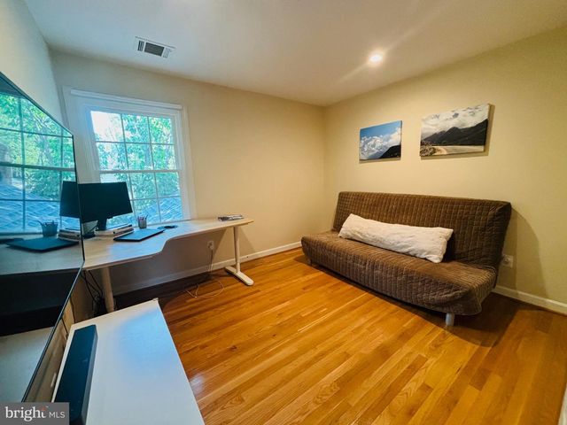 2062 MADRILLON RD, Vienna, VA 22182
