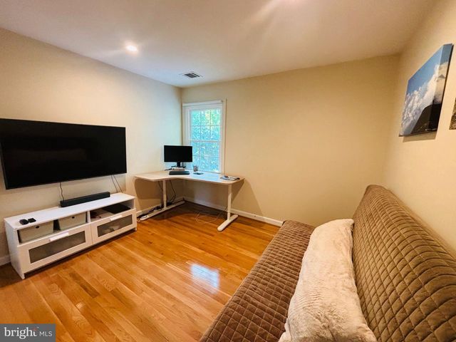 2062 MADRILLON RD, Vienna, VA 22182