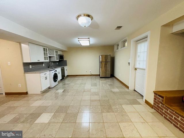 2062 MADRILLON RD, Vienna, VA 22182