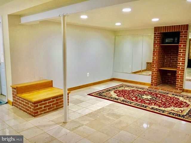 2062 MADRILLON RD, Vienna, VA 22182