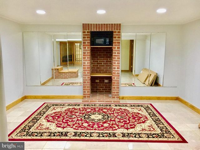 2062 MADRILLON RD, Vienna, VA 22182