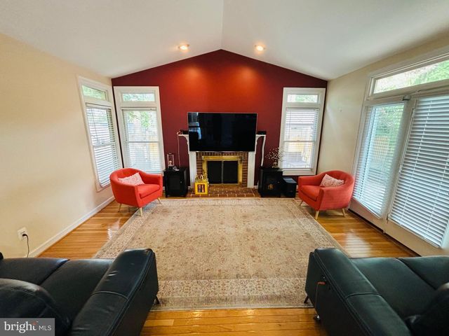 2062 MADRILLON RD, Vienna, VA 22182