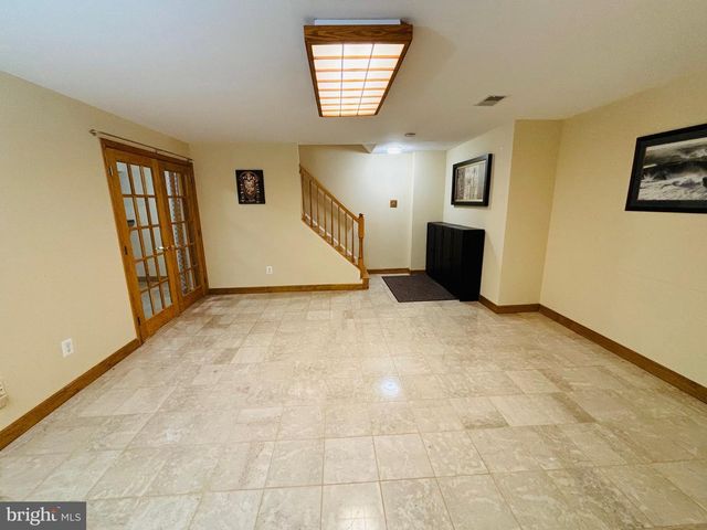 2062 MADRILLON RD, Vienna, VA 22182