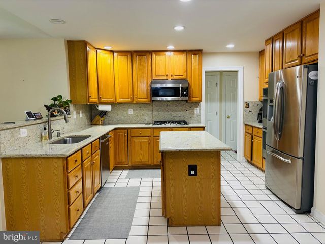 2062 MADRILLON RD, Vienna, VA 22182