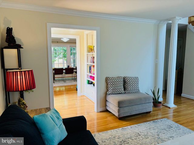 2062 MADRILLON RD, Vienna, VA 22182