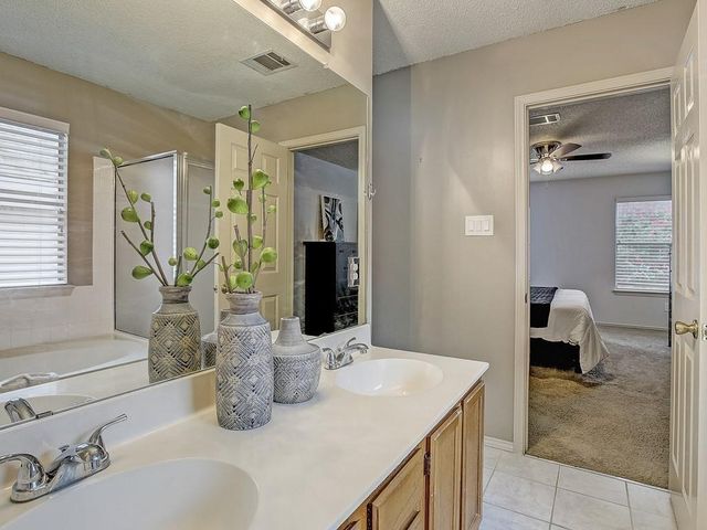 7506 Montaque DR, Austin, TX 78729