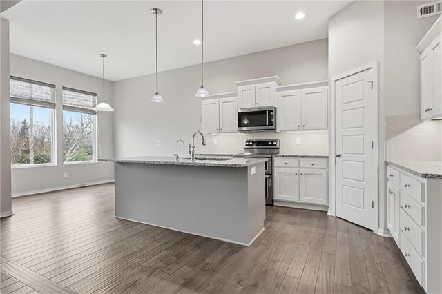 1060 N Sumac Street, Olathe, KS 66061