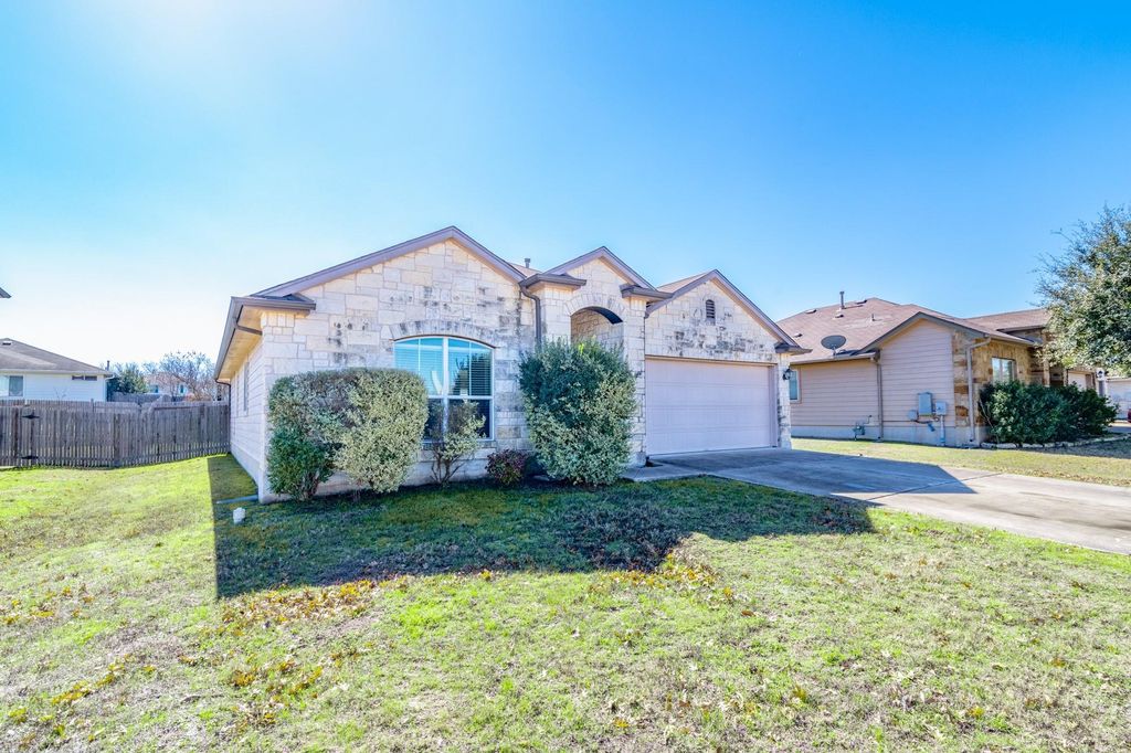 125 Voyager CV, Kyle, TX 78640