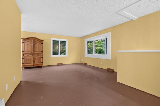 5370 N 24th Street, Kalamazoo, MI 49004